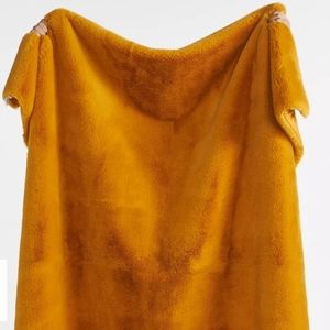 ANTHROPOLOGIE Sophie Faux Fur Throw Blanket 60"x70"
